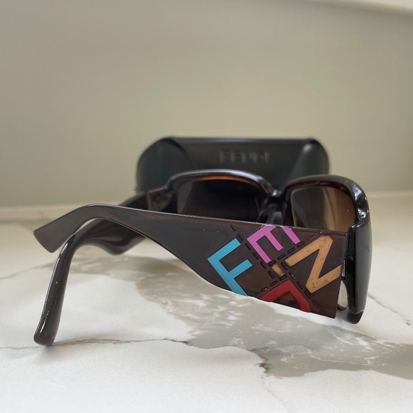 Fendi sunglasses - Picture 1 of 2